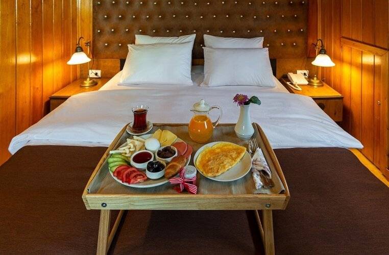 Wonder Wood Hotel