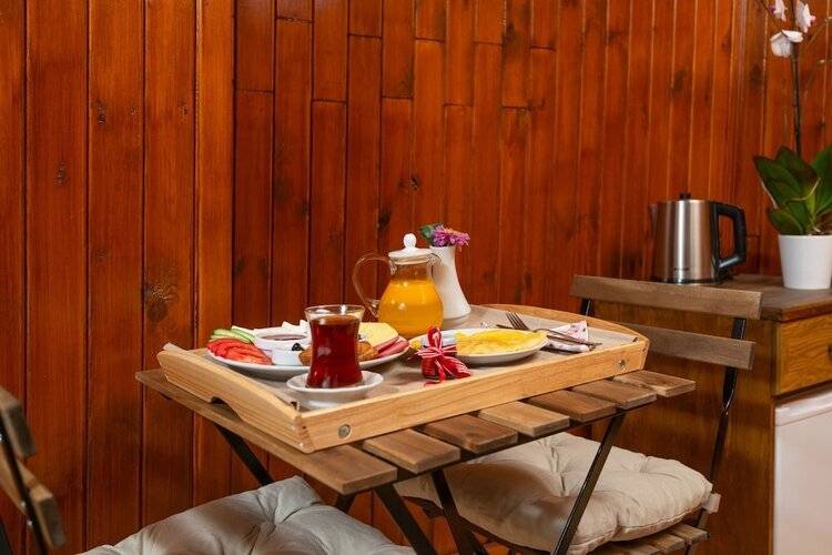 Wonder Wood Hotel