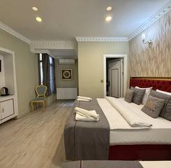 $item['hotel']['name']