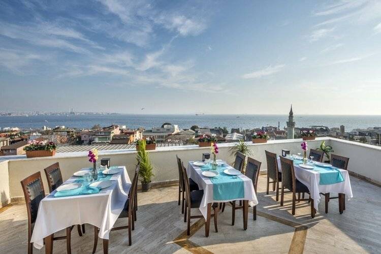 Perapolis Hotel