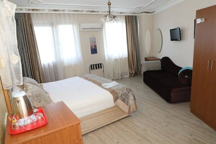 Sea House Suites