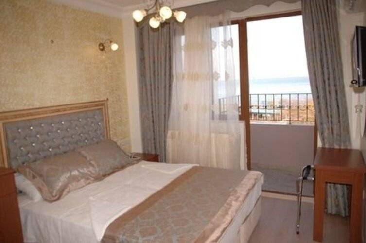Sea House Suites