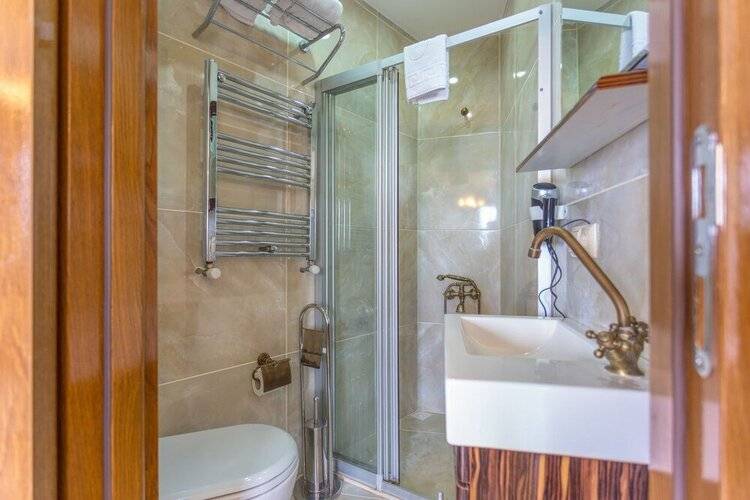 Sea House Suites