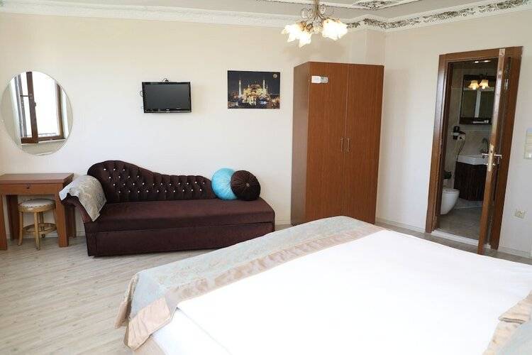 Sea House Suites