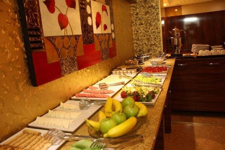 Hotel Real Life