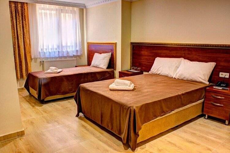 Hotel Real Life