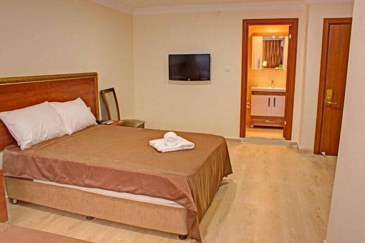 Hotel Real Life