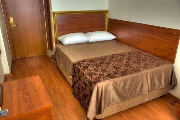 Hotel Real Life