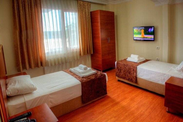 Hotel Real Life