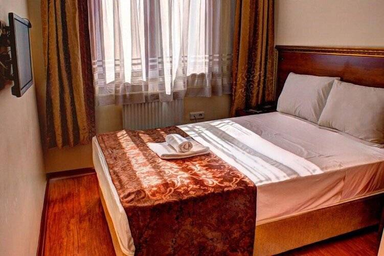 Hotel Real Life