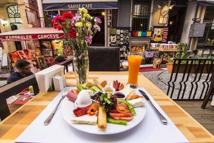 Kuzen Otel (Adults Only 18+)
