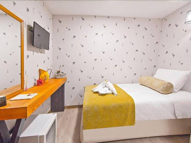 Kuzen Otel (Adults Only 18+)