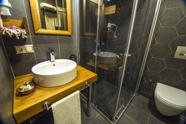 Kuzen Otel (Adults Only 18+)