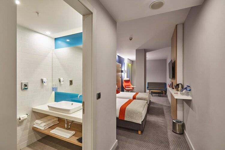Holiday Inn Express Istanbul - Atakoy Metro, an IHG Hotel