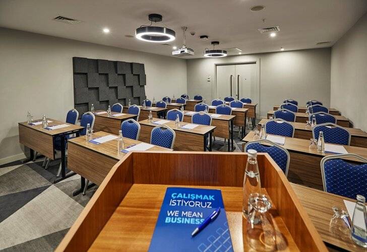 Holiday Inn Express Istanbul - Atakoy Metro, an IHG Hotel