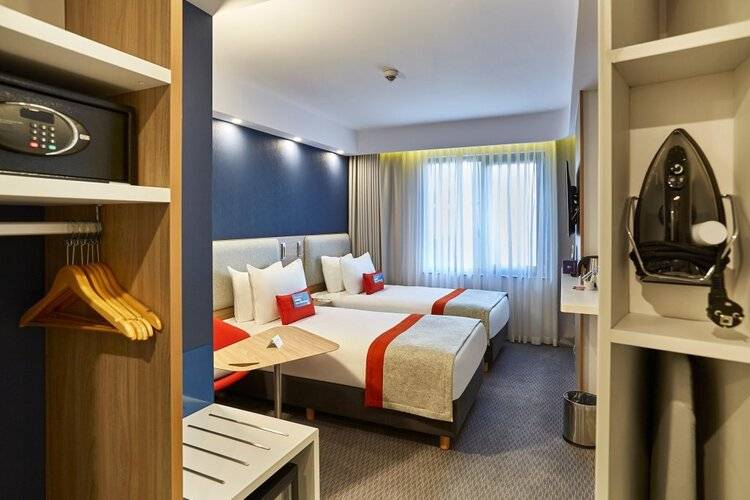 Holiday Inn Express Istanbul - Atakoy Metro, an IHG Hotel