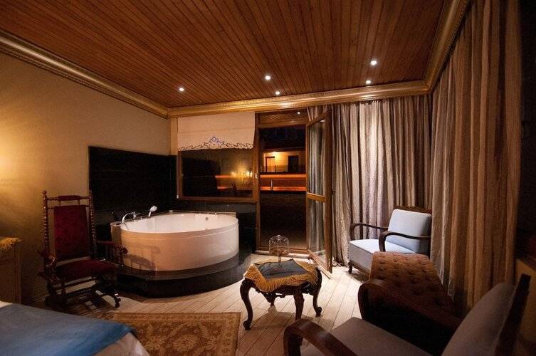 Blue Tuana Suite