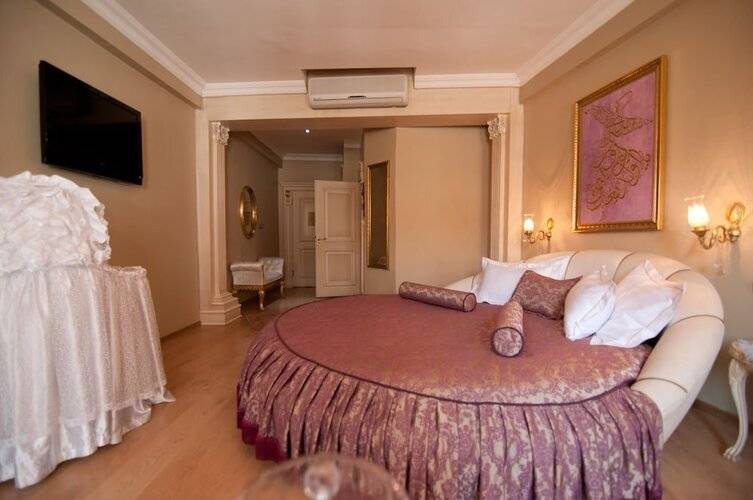 Blue Tuana Suite