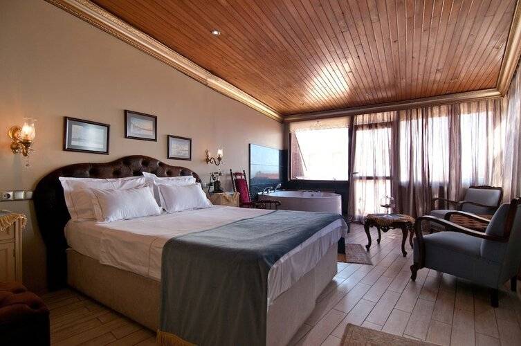 Blue Tuana Suite