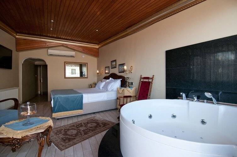 Blue Tuana Suite