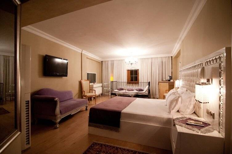Blue Tuana Suite