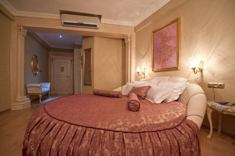 Blue Tuana Suite