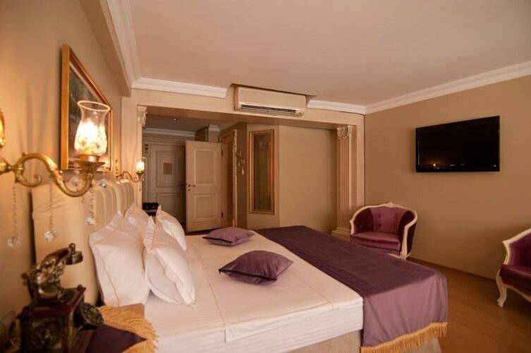 Blue Tuana Suite
