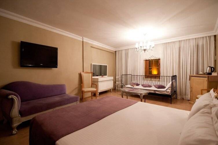 Blue Tuana Suite