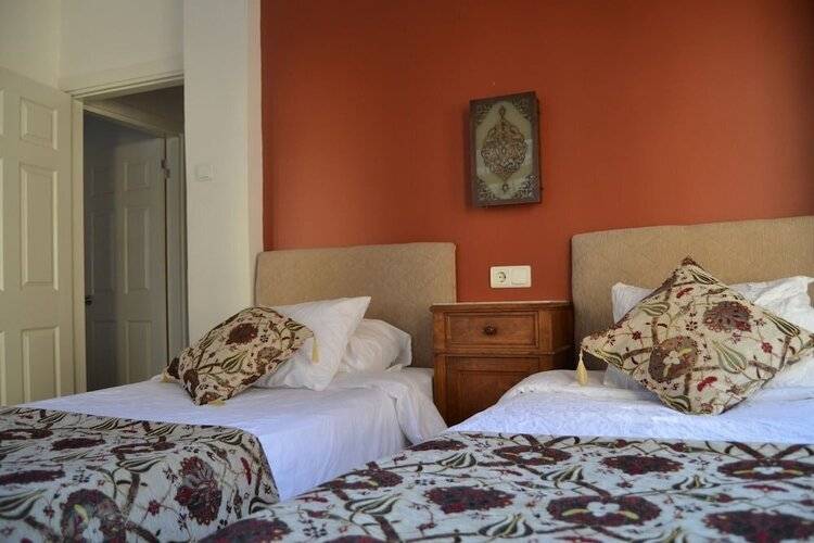 Emirhan Guest House & Suites