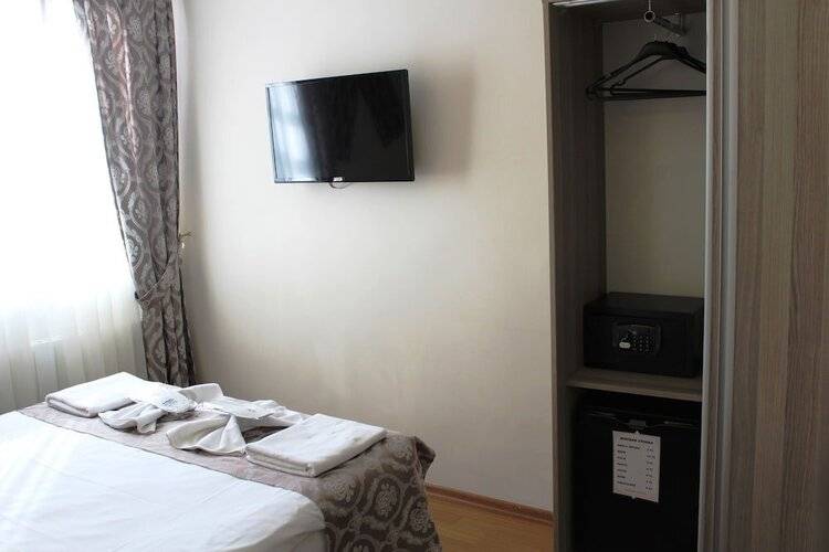 Ararat Hotel