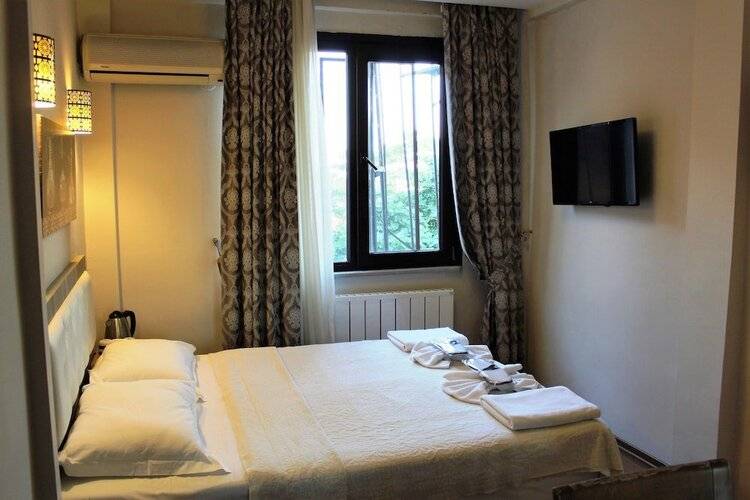 Ararat Hotel