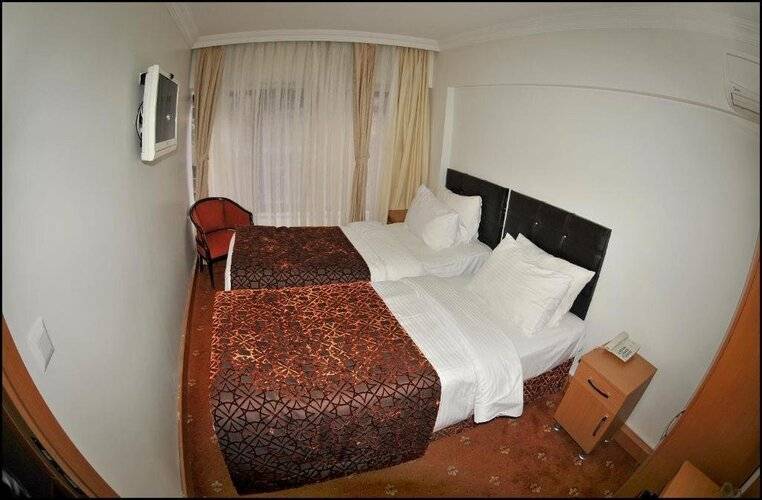 Palace Point Hotel