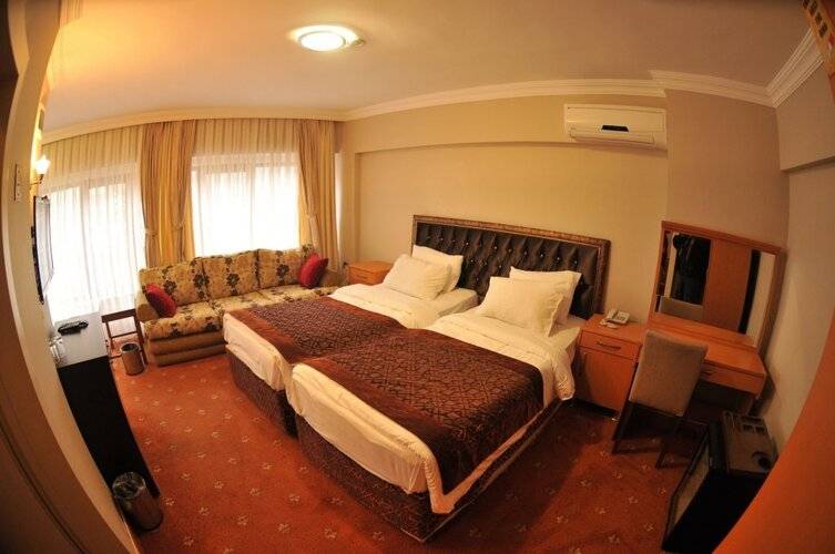 Palace Point Hotel