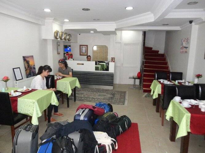 Sah Hotel