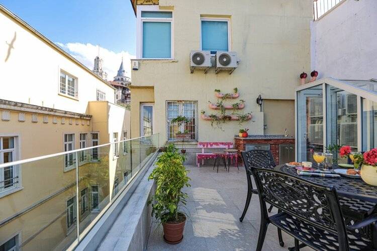 No 8 Galata