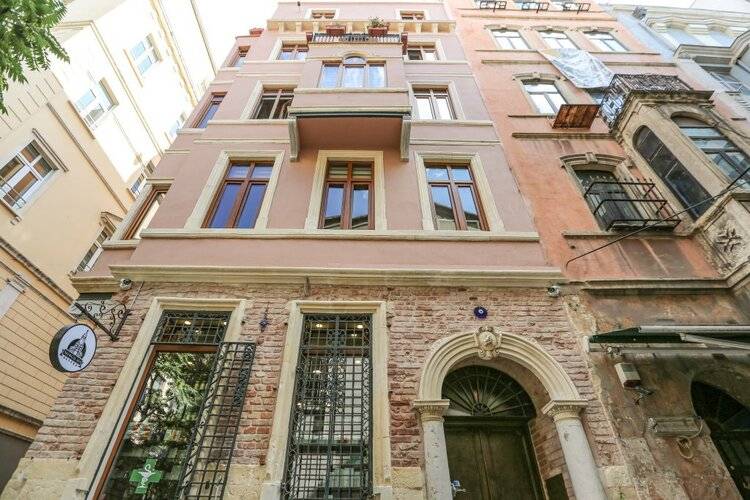 No 8 Galata