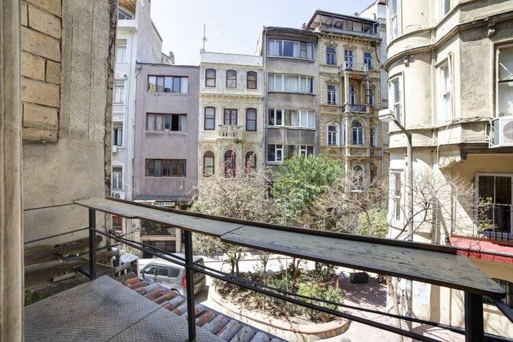 Maravilloso Wings of Galata