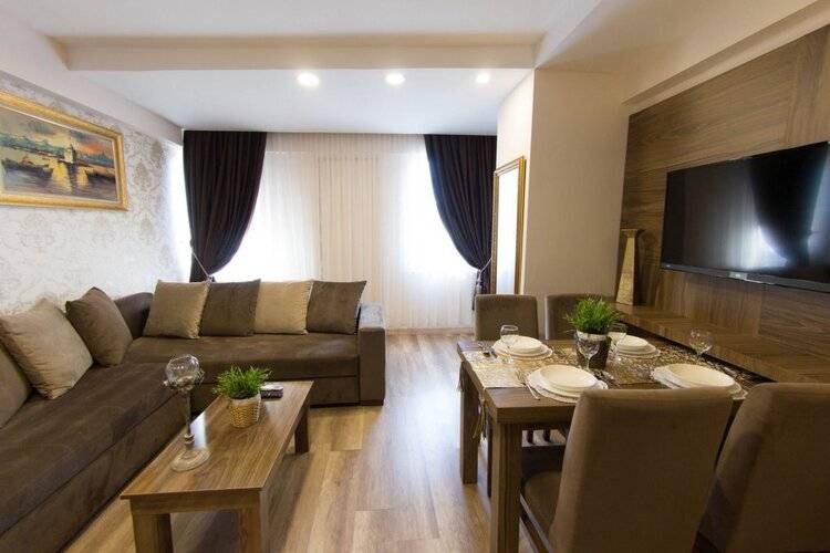A Palace Hotel & Suites
