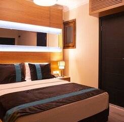 $item['hotel']['name']