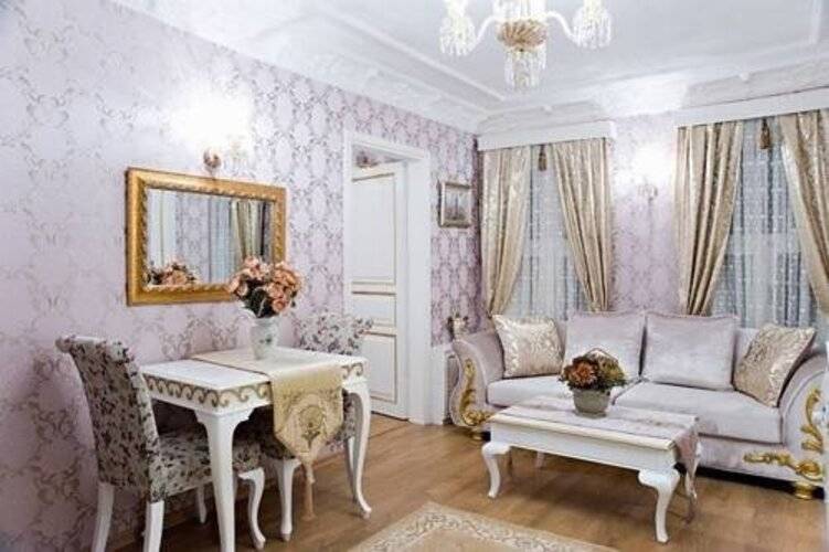 Romantic Mansion
