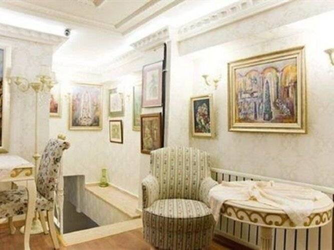 Romantic Mansion