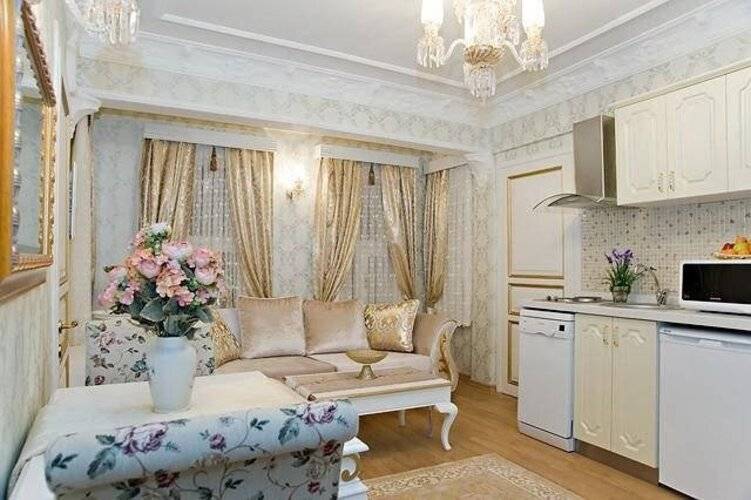 Romantic Mansion
