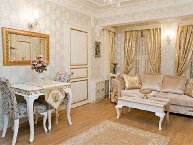 Romantic Mansion