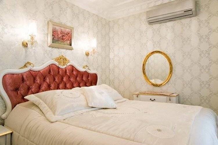 Romantic Mansion