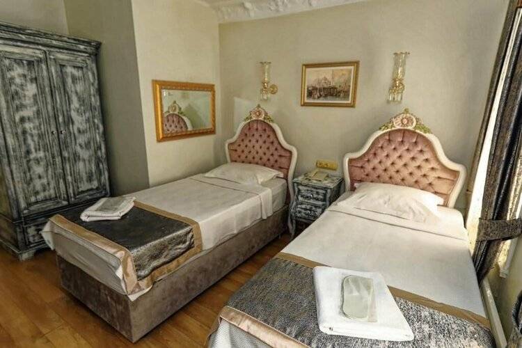 Romantic Mansion
