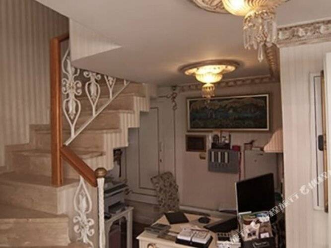 Romantic Mansion