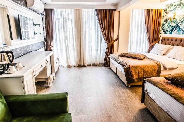 Lazz City Hotel