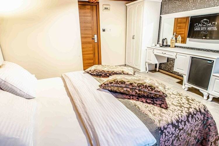 Lazz City Hotel