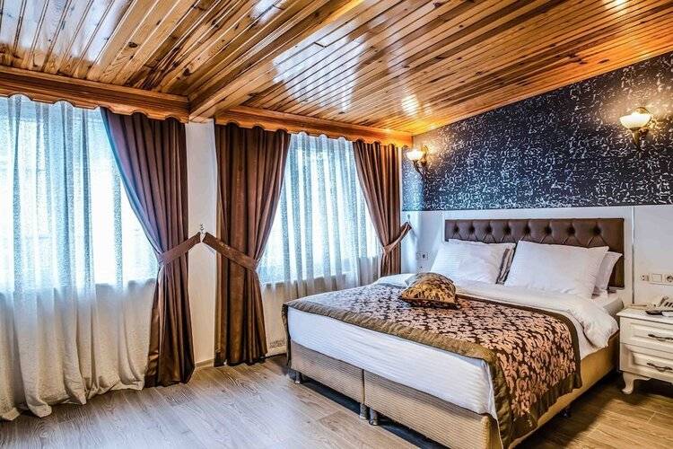 Lazz City Hotel