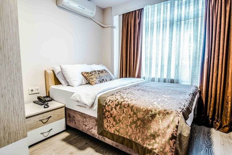 Lazz City Hotel